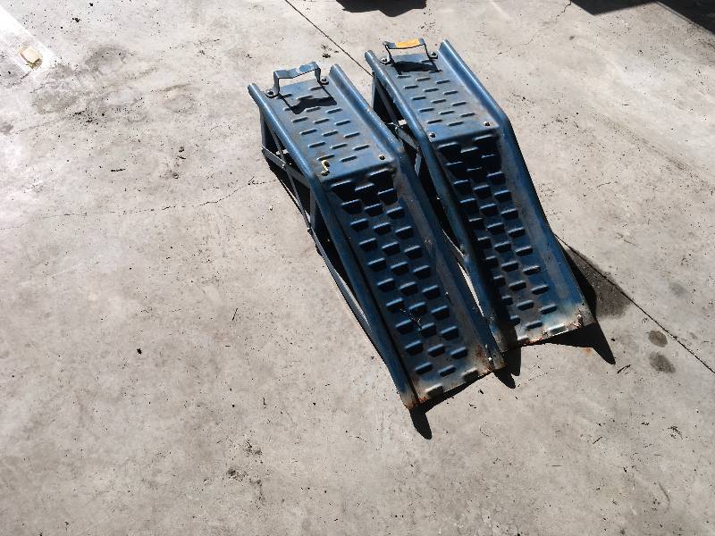 lot 169 image: Set Of Car Ramps