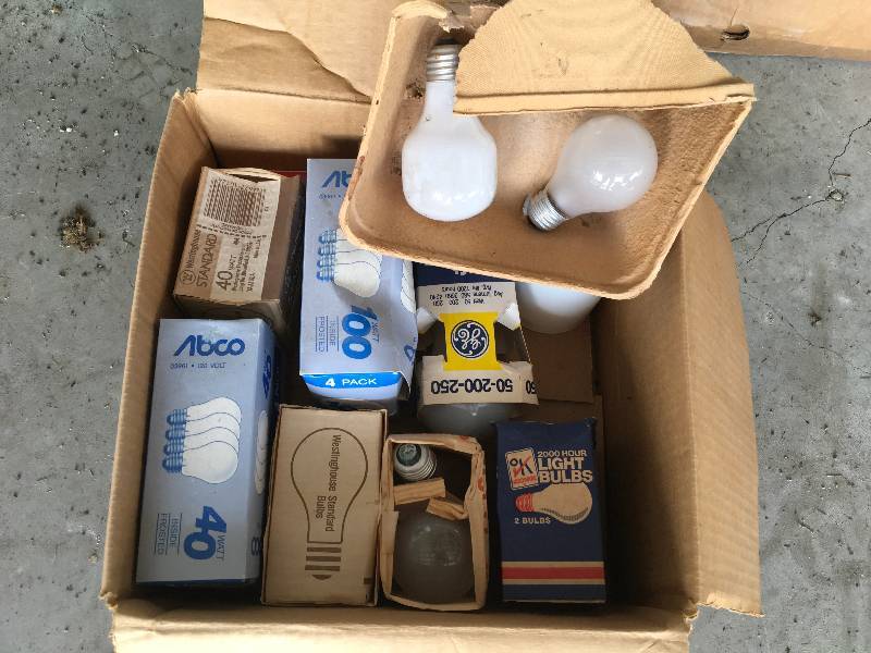 lot 170 image: Box Of Misc Light Bulbs