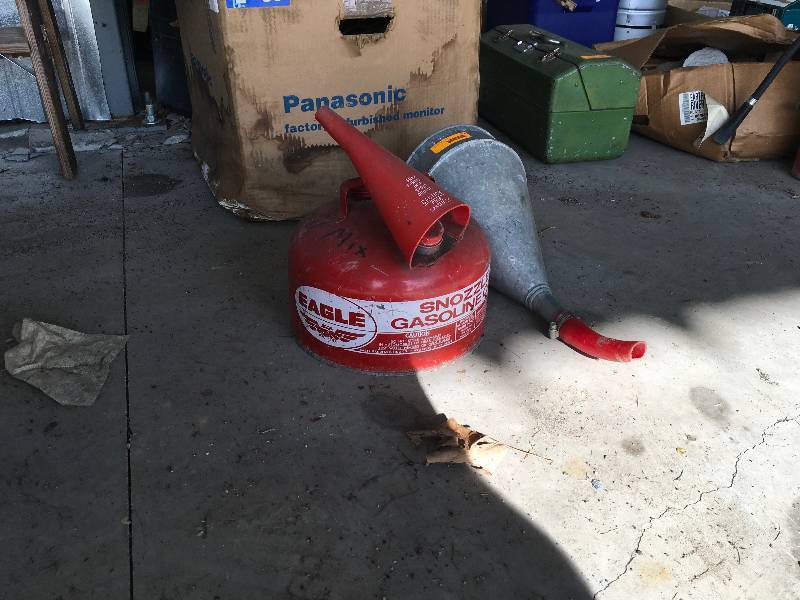 lot 172 image: Gas Tank & Funnels