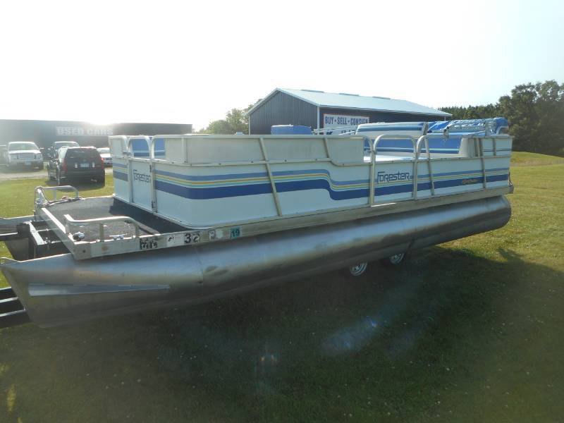 lot 1 image: 1990 Forester 20 Pontoon