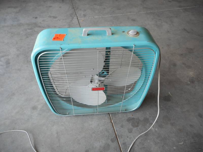 Doninion Vintage Metal Fan