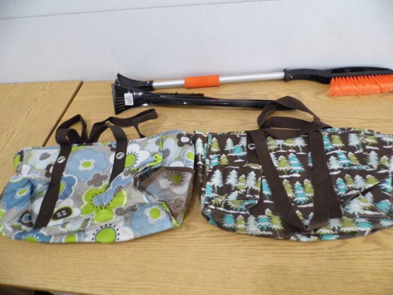 2 Lined Tote Bags - Car Brushes