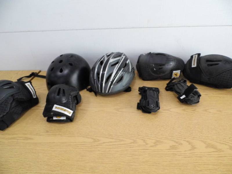Helmets - KneeElbow Pads