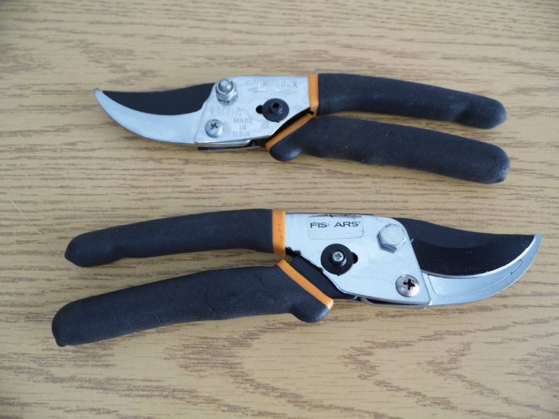 Lot of 2 Pair Fiskars Cutters