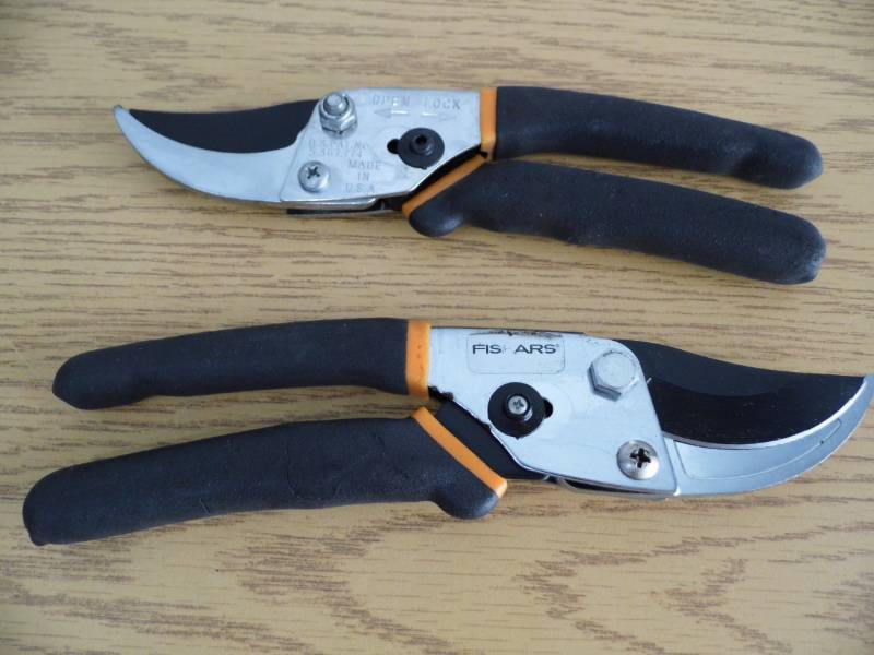 Lot of 2 Pair Fiskars Cutters