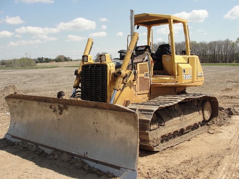 lot 1 image: JOHN DEERE 750C SERIES ll  LGP