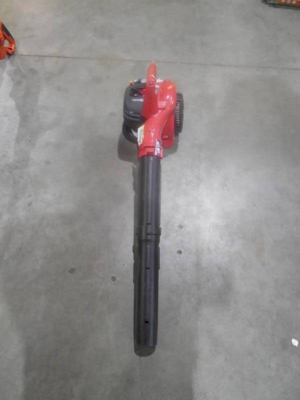 lot 35 image: Homelite 150 MPH 400 CFM 26cc Gas Handheld Blower Vacuum