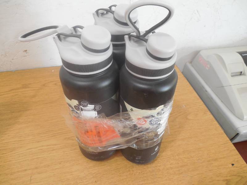 lot 83 image: (3) New- Ranger Pro 40 oz. Onyx Vacuum Insulated Stainless Steel Bottle