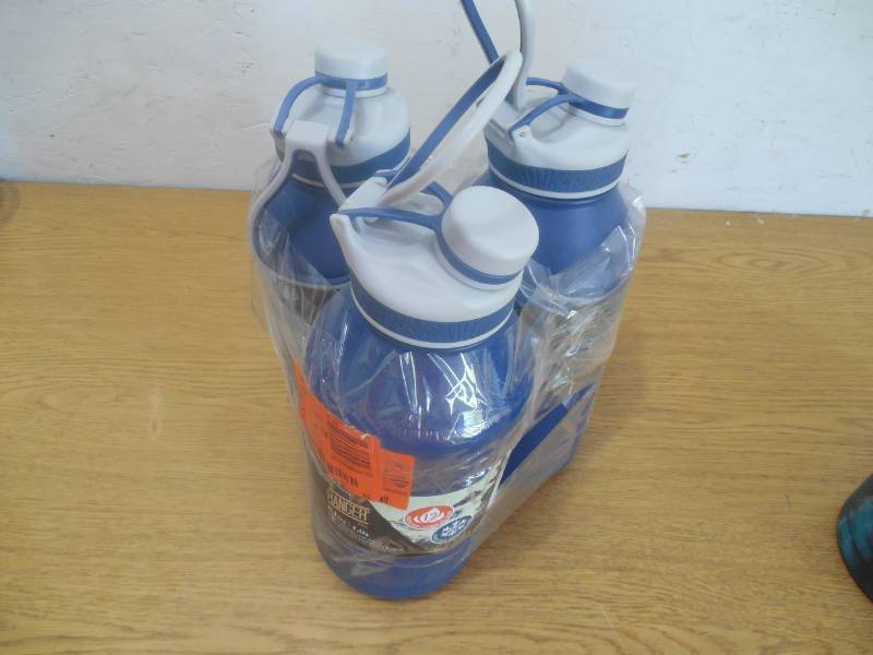 lot 86 image: Ranger Pro 64 oz. Navy Vacuum Insulated Stainless Steel Bottle