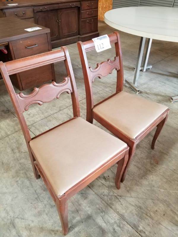 lot 112 image: Lot of (2) Wood Dining Room Chairs