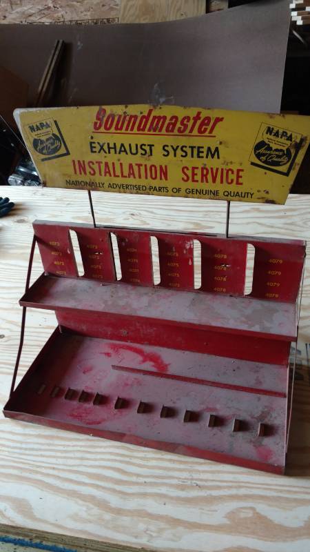 lot 12 image: Antique napa soundmaster metal stand