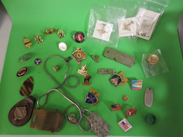 lot 307 image: MILITARY INSIGNIA PINS, AERONAUTICAL PINS, SCHOOL AND CLUB PINS