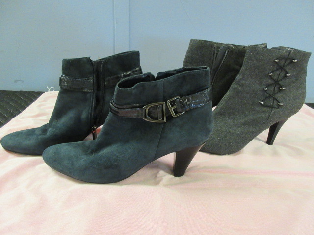 lot 337 image: BANDOLINO AND IMPO ANKLE BOOTS