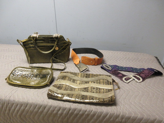 lot 341 image: EXOTIC XIN HUA CHAO BAGS  WITH ACCESSORIES