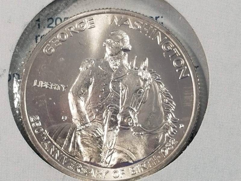 1982-D UNCIRCULATED WASHINGTON COMMEMORATIVE US HALF DOLLAR