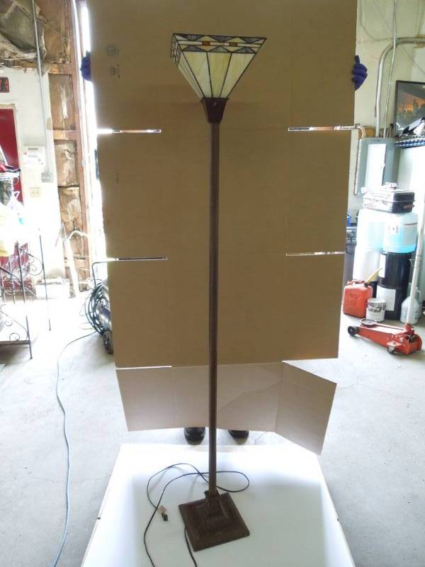 lot 5 image: Stained Glass Floor Lamp