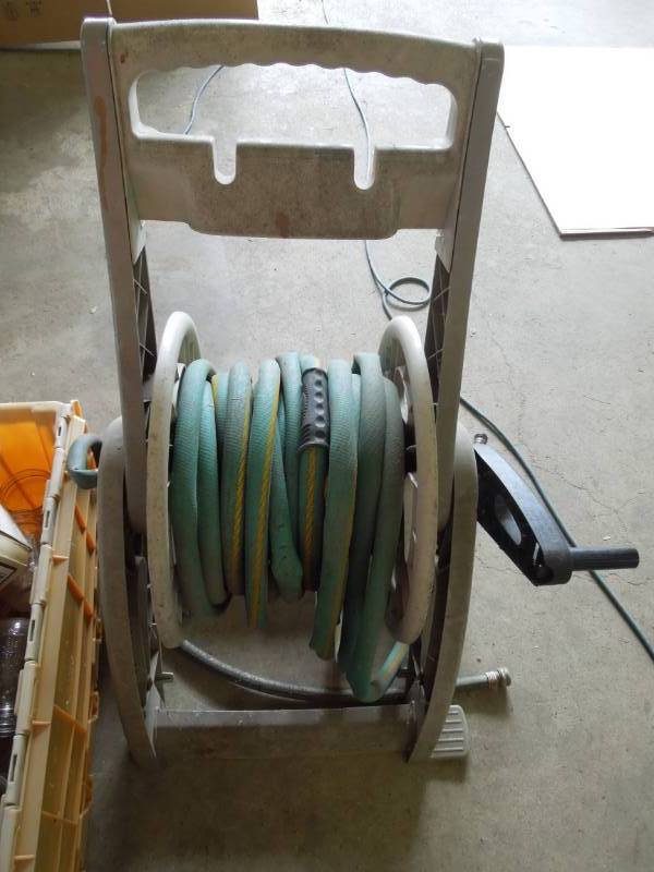 lot 28 image: Hose & Reel Cart