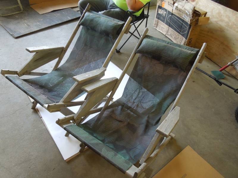 lot 52 image: Pair of Folding Sling Lawn Chairs