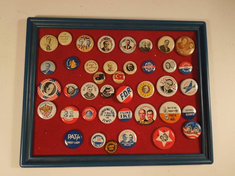 lot 61 image: Political Pins (Reproduction or real - unknown )