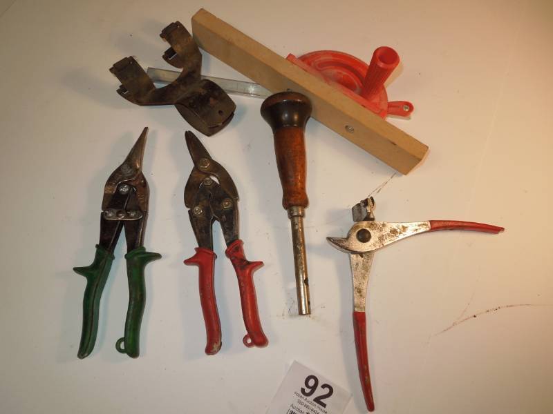 lot 92 image: Snips  Tool Lot