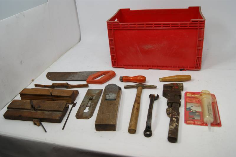 lot 14 image: Misc. Vintage Tools