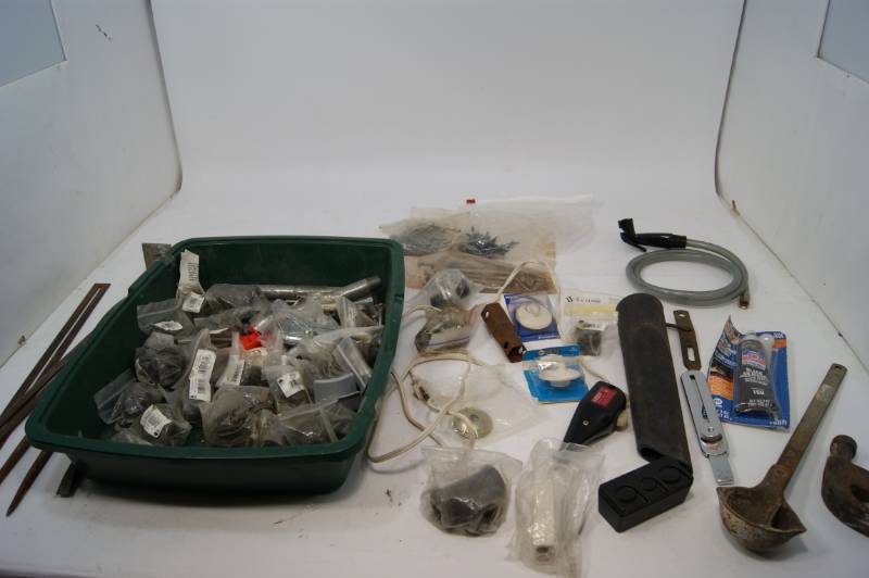 lot 17 image: Misc Items