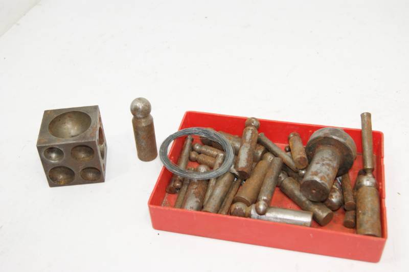 lot 23 image: Misc Tools