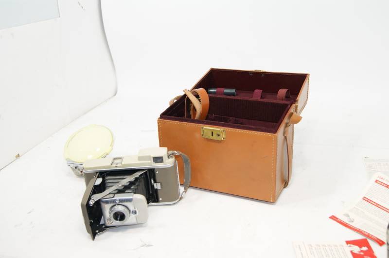 lot 34 image: Polaroid Highlander Land Camera