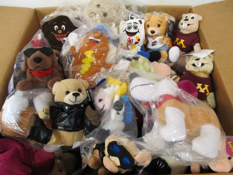 lot 21 image: LARGE Lot of Promotional Advertising Plush Animals etc