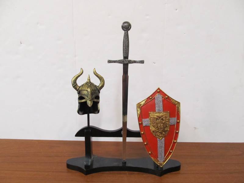 lot 26 image: Medieval Weapon Desk Display