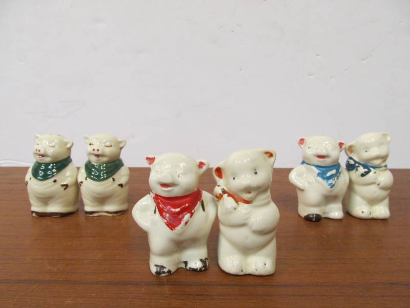 lot 32 image: 3 Sets of Vintage SHAWNEE Pig Salt & Pepper Shakers