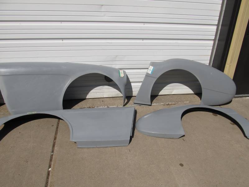 lot 49 image: Vintage AUSTIN HEALY Fiberglass Sports Car Panels