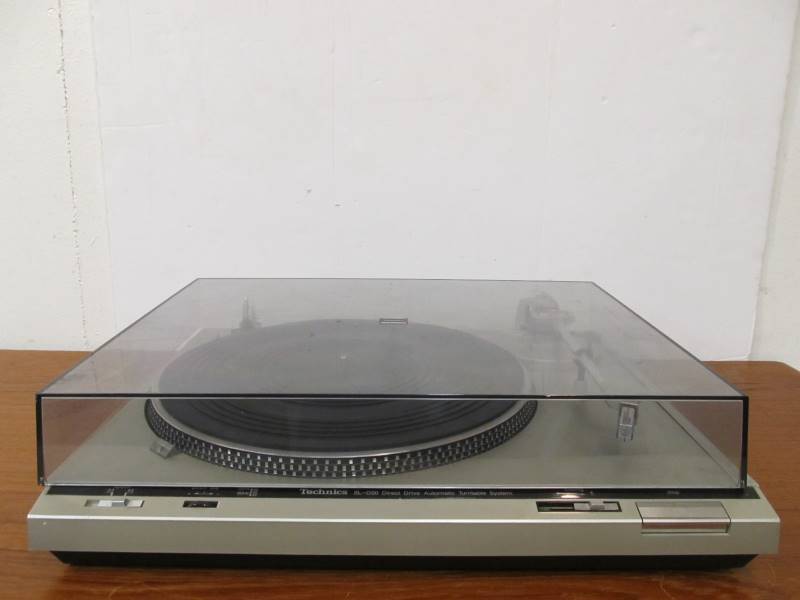 lot 55 image: Working Vintage TECHNICS SL-D20 Direct Drive Turntable