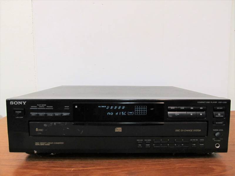 lot 67 image: Working SONY Model CDP-C335 CD Player