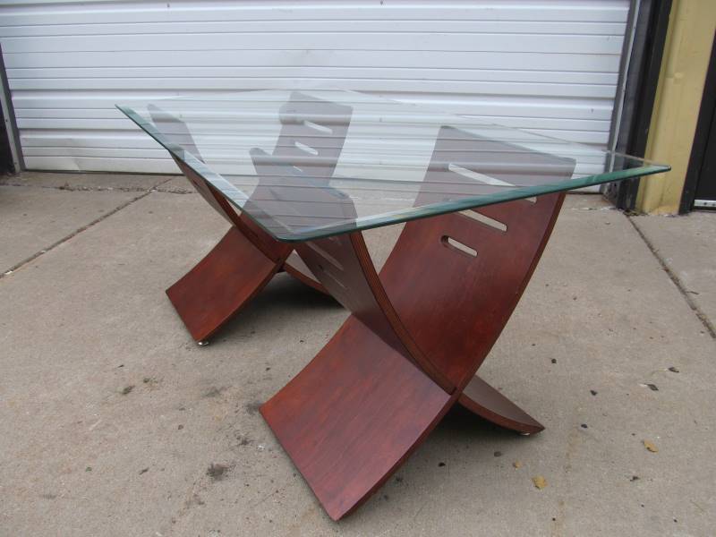 lot 70 image: Contemporary Glass Top Coffee Table wDual X Bases