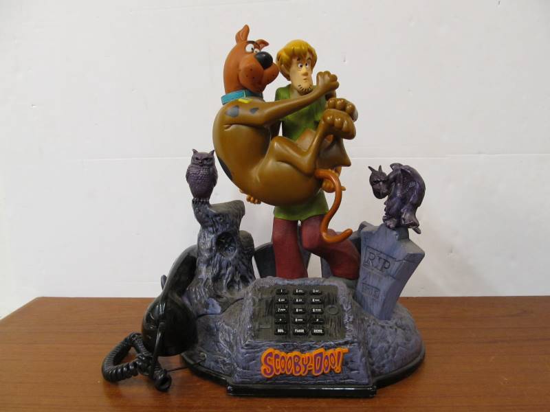 lot 99 image: Large SCOOBY-DOO Telemania Telephone