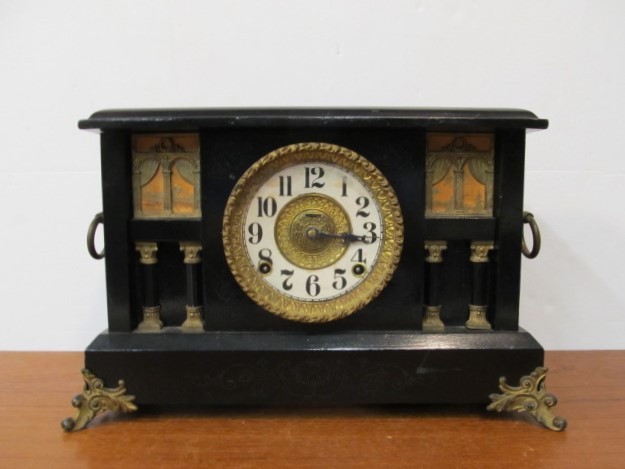 lot 101 image: Antique Victorian Mantel Clock wWindow Decoration