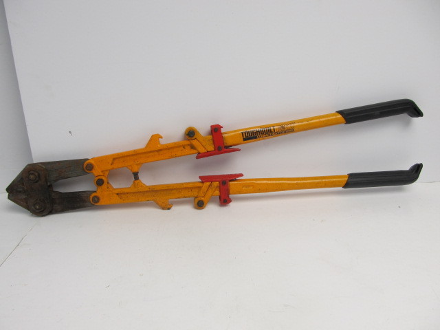 lot 134 image: Large Heavy Duty 36 Bolt Cutters