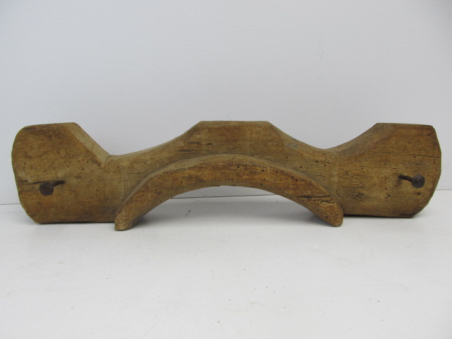 lot 88 image: Early Antique Primitive Ox or Horse Yoke