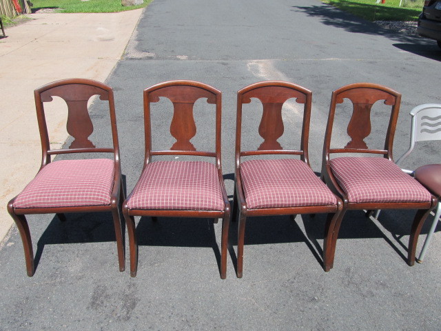 lot 139 image: (2) Sets of 4 Matching Chairs