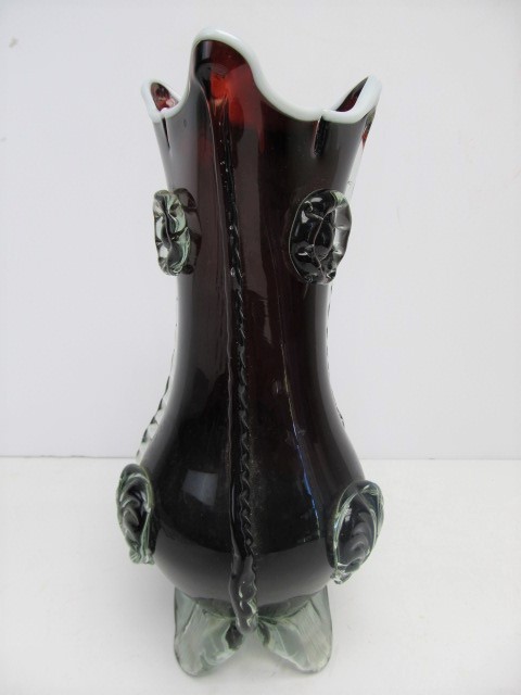 lot 137 image: Old Vintage Hand Blown Art Glass Vase