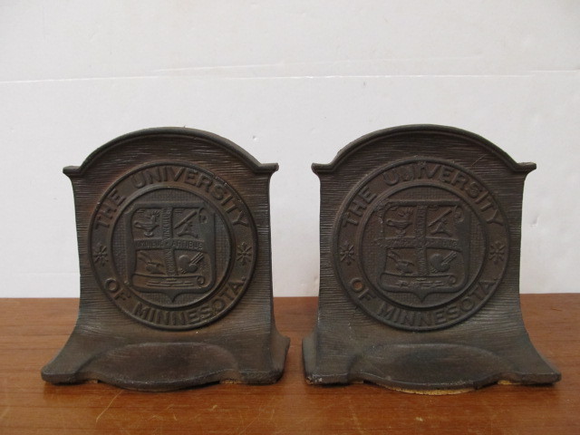 lot 156 image: Pair of Antique Cast Metal UNIVERSITY OF MINNESOTA Bookends
