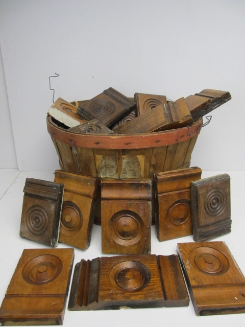 lot 128 image: LARGE Lot of Antique Victorian Architectural Wood Panels