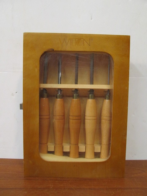 lot 172 image: Set of WILTON Woodworking Chisels wCase