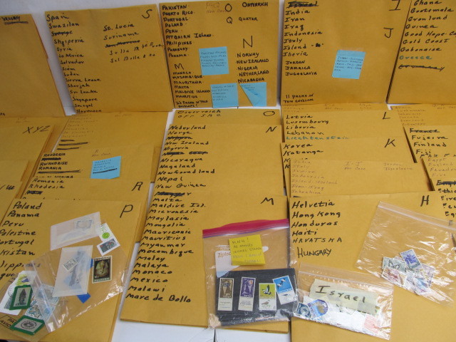 lot 220 image: LARGE Lot of Vintage Foreign Stamps