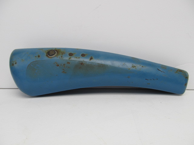 lot 240 image: Vintage Bicycle Tank wPush Button Horn