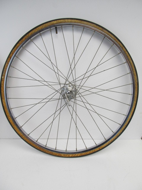 lot 243 image: Vintage ARAYA Bicycle Wheel Set wCampagnolo Hubs
