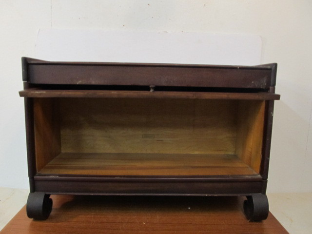 lot 4 image: Antique Single Section WIDMAN Lawyers Bookcase wTop & Base