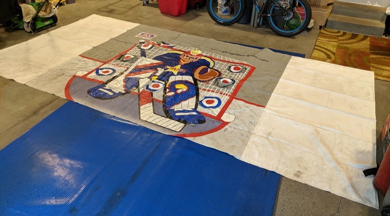 lot 258 image: Garage Door Sports 10 Hockey Shooting Canvas Mat