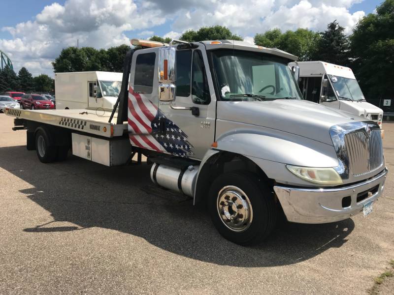 2006 International 4300 Flat Bed Tow Truck Auction